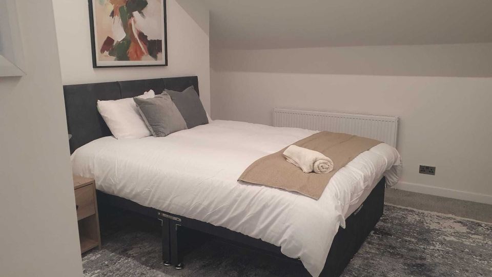 Modern 3bedroom Home in Bury Premium Mattresses Blackout Blinds Ensuite M