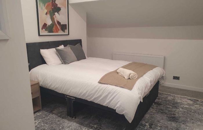 Modern 3bedroom Home in Bury Premium Mattresses Blackout Blinds Ensuite M