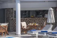 Blue Waves Suites & Apartments - Bar