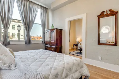 Historic Lebanon Gem: Central Walkable Location! Hotels in 