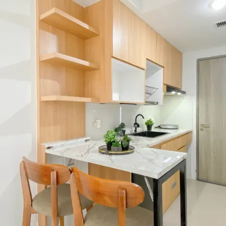 Contemporary And Restful 2Br At Apartment Anwa Residence