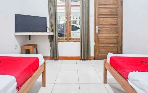 RedDoorz Syariah Near Citimall Sukabumi