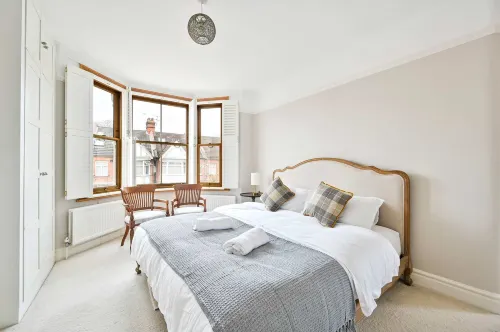 帶免費停車位和私人後院的時尚住宅(Chic House With Free Parking and Private Backyard)