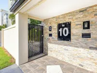 Coastal Holiday Home - Bradford 10 Hotels in Labrador