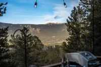 Royal Elk Lodge - Mountain view