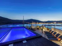 Beachfront Luxury Villa Hotels in Vinisce