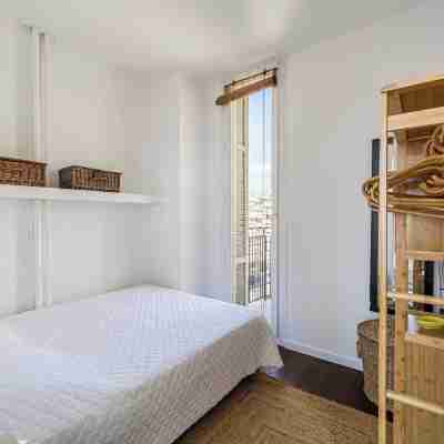 Air-conditioned Seafront Apartment - Nice Rooms