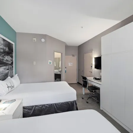 Prairie Crest Medicine Hat by IHG