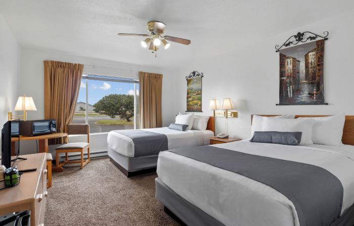Waldport Bayfront Hotel & Restaurant