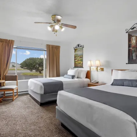 Waldport Bayfront Hotel & Restaurant