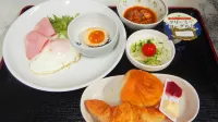 Hotel Pacific - Breakfast