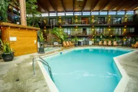 Prestige Vernon Lodge and Conference Centre - Pools