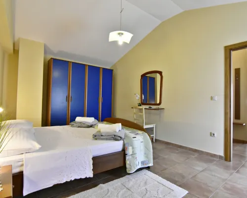 Bright stay with shared pool & BBQ in Tar Hotels in Tar
