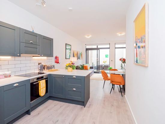 Modern   Luxurious Retreat in Acton w  Great Links