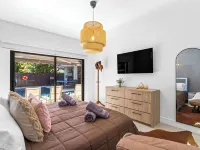 Villa Sunset by Glam Homes Hotels in Hialeah