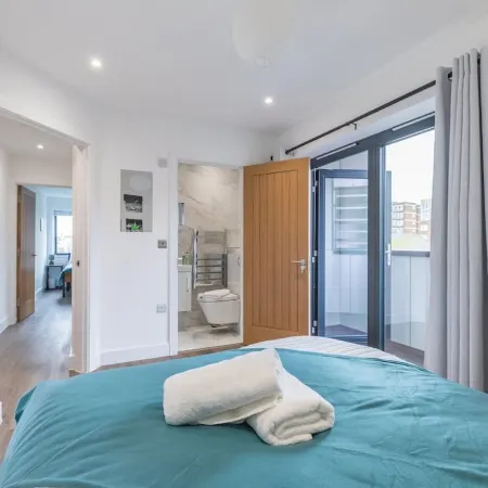 Seafront Penthouse w/ Balcony Central Brighton