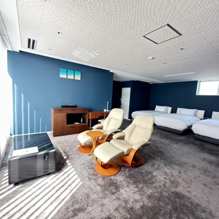HOTEL 87r