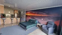 Waterfront Deco apartment 2 sleeper lake views - 3-Star