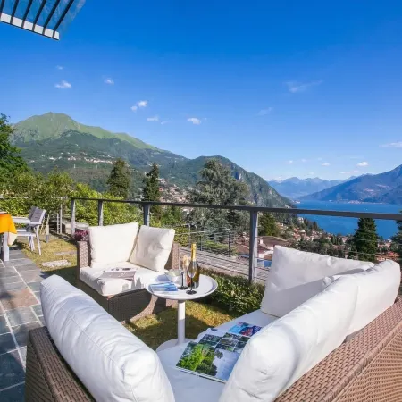 Penthouse-LakeView-AC-Private Garden