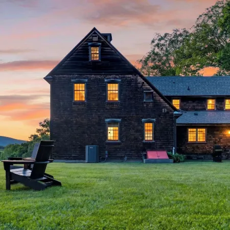 52-acre Berkshires Farmhouse Fire Pit, Outdoor Dining + Trails Copper Kettle Farm by Avantstay