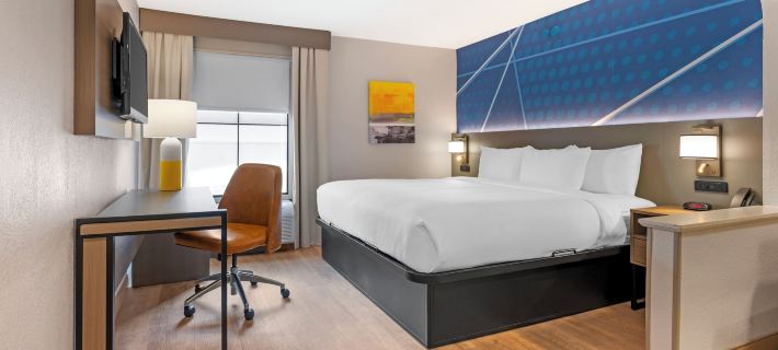 Comfort Inn & Suites Saint Louis Lafayette Square Hotels in St. Louis