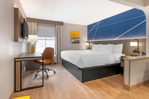 Comfort Inn & Suites Saint Louis Lafayette Square - 2-Star