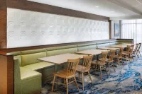 Fairfield Inn & Suites Bowling Green - breakfast