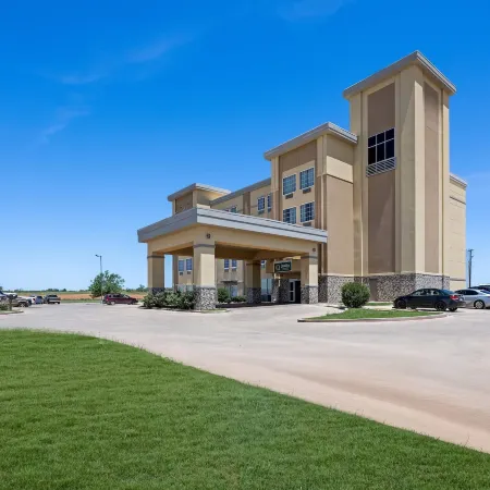 Quality Inn & Suites Colorado City, TX Отели в г. Митчелл