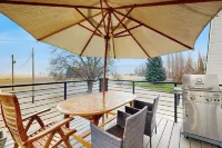 Home w/ Farmstyle Loft & Views, Mins to Dtwn - 2-Star