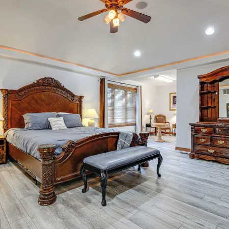 Junction City Home w/ Hot Tub - Near Milford Lake!