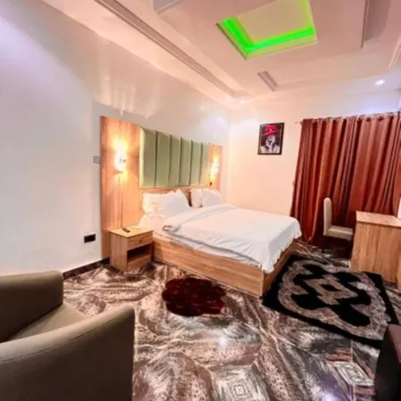 DE NEW DAWN HOTEL & LOUNGE Hotele w: Ife