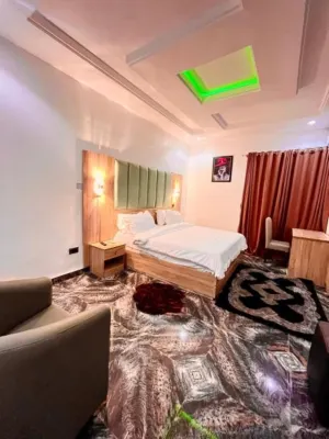 DE NEW DAWN HOTEL & LOUNGE - 2-Star