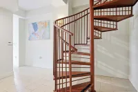 2 BR Iconic Detroit High-Rise Loft - Apartments