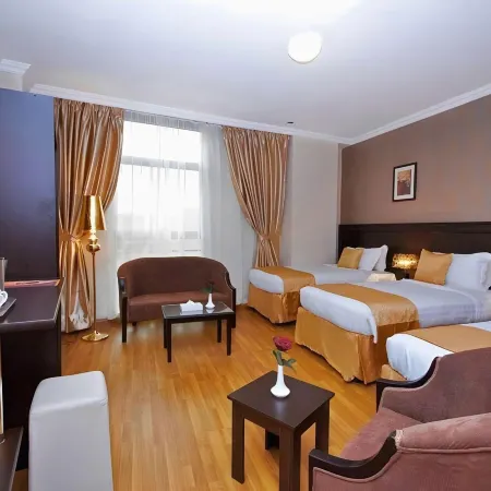 Kingsgate Deyar Hotel Отели рядом с достопримечательностью «Зеленый купол»