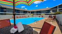Best Western University Inn - Pools