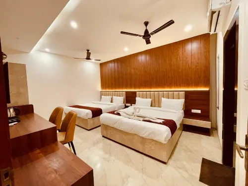 Raghuwar Palace - 2-Star
