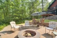 Cozy Benoit Lake Cabin w/ Hot Tub & Views - 3성급
