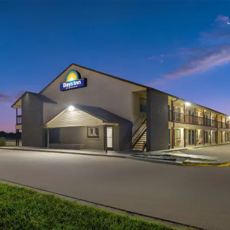 Days Inn by Wyndham Pratt