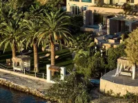 Calypso Villas - parking