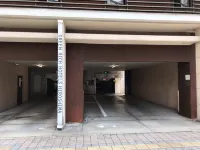 Green Rich Hotel Hiroshima Shinkansenguchi (Artificial Hot Spring Futamata Yunohana) - parkir