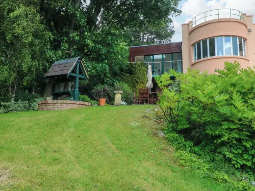 The Treehouse - Homestays