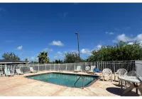 Super 8 by Wyndham Aransas Pass - parking
