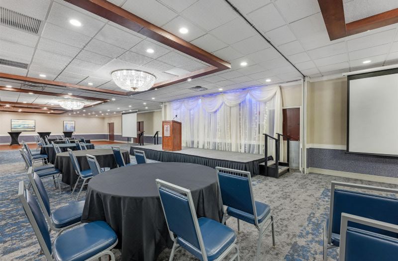 Best Western Plus Dubuque Hotel Conference Center photo 3