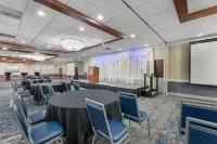 Best Western Plus Dubuque Hotel  Conference Center - Pet friendly