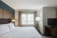 Residence Inn des Moines Downtown - Kolam Renang