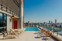 Aloft Asuncion - Pools
