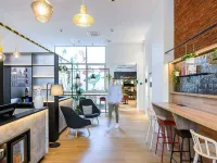 B&B Hotel Brussels Centre Gare du Midi Hotels near Metro Clemenceau