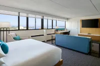 Delta Hotels Muskegon Convention Center - parking