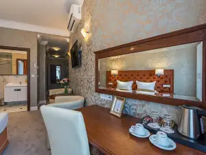 SleepWalker Boutique Suites
