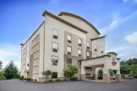 Comfort Suites - 2-Star